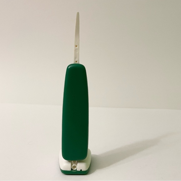 Vintage Sindy Pedigree Vacuum Cleaner and Garbage Can Doll Accessories - Picture 16 of 16